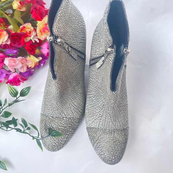 Rag and Bone Margot Textured Iron Leather Boot In Italy - Picture 3 of 11